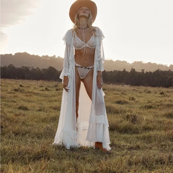 Homebodii Persephone Robe - White